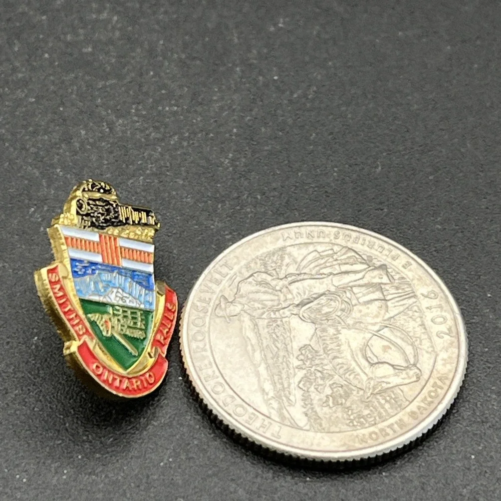 Smiths Falls Ontario Canada Train‎ Crest Lapel Hat Pin